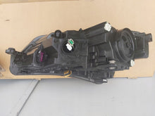 Laden Sie das Bild in den Galerie-Viewer, Frontscheinwerfer Skoda III 3V1941016B Ein Satz Scheinwerfer Headlight SCH2234906322ox