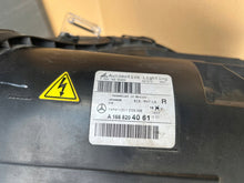 Laden Sie das Bild in den Galerie-Viewer, Frontscheinwerfer Mercedes-Benz W166 A1668203961 A1668204061 Ein Satz Headlight SCH2235138940wc