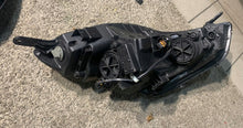 Load image into Gallery viewer, Frontscheinwerfer Hyundai Ix20 92101-1K Links Scheinwerfer Headlight SCH2243817971ci