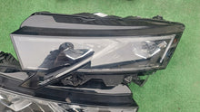 Laden Sie das Bild in den Galerie-Viewer, Frontscheinwerfer Skoda Octavia I 5E4941036 Ein Satz Scheinwerfer Headlight SCH2250597370wz