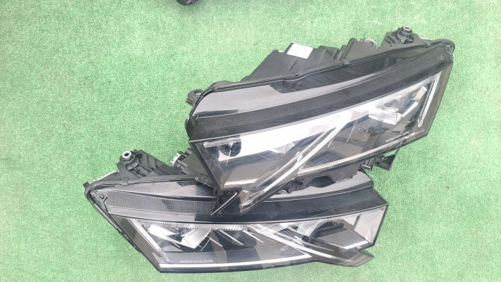 Frontscheinwerfer Skoda Octavia I 5E4941036 Ein Satz Scheinwerfer Headlight SCH2250597370wz