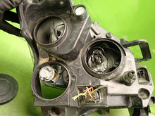 Laden Sie das Bild in den Galerie-Viewer, Frontscheinwerfer Peugeot Partner 90013220 9677202480 Links Headlight SCH2253259906gh