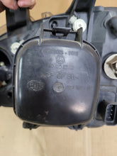 Laden Sie das Bild in den Galerie-Viewer, Frontscheinwerfer Mercedes-Benz W163 223156-00 Rechts Scheinwerfer Headlight SCH2261207798fa