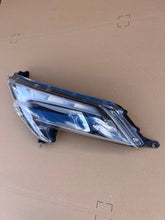Laden Sie das Bild in den Galerie-Viewer, Frontscheinwerfer Nissan Juke F15 26125BV80A Links Scheinwerfer Headlight SCH2262608252nj