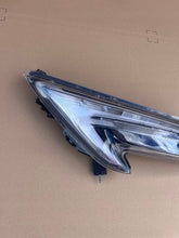 Laden Sie das Bild in den Galerie-Viewer, Frontscheinwerfer Nissan Juke F15 26125BV80A Links Scheinwerfer Headlight SCH2262608252nj