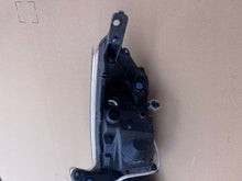 Laden Sie das Bild in den Galerie-Viewer, Frontscheinwerfer Nissan Juke F15 26125BV80A Links Scheinwerfer Headlight SCH2262608252nj