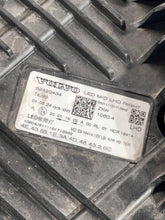 Load image into Gallery viewer, Frontscheinwerfer Volvo Xc60 32420434 Rechts Scheinwerfer Headlight SCH2263338393rb