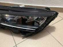 Laden Sie das Bild in den Galerie-Viewer, Frontscheinwerfer Skoda Octavia IV 24-5E4941009 LED Links Scheinwerfer Headlight SCH2263564049jz