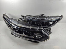 Laden Sie das Bild in den Galerie-Viewer, Frontscheinwerfer Nissan Qashqai I J11 VWX7648 Ein Satz Scheinwerfer Headlight SCH2264071668bu
