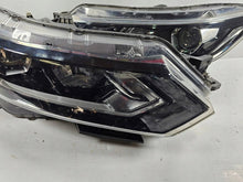 Laden Sie das Bild in den Galerie-Viewer, Frontscheinwerfer Nissan Qashqai I J11 VWX7648 Ein Satz Scheinwerfer Headlight SCH2264071668bu