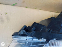 Laden Sie das Bild in den Galerie-Viewer, Frontscheinwerfer Seat Ibiza V 6F1941007G 9041697 Links Scheinwerfer Headlight SCH2266887814pw