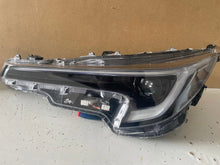 Laden Sie das Bild in den Galerie-Viewer, Frontscheinwerfer Toyota Corolla 81150-02X10 Links Scheinwerfer Headlight SCH2271794353db