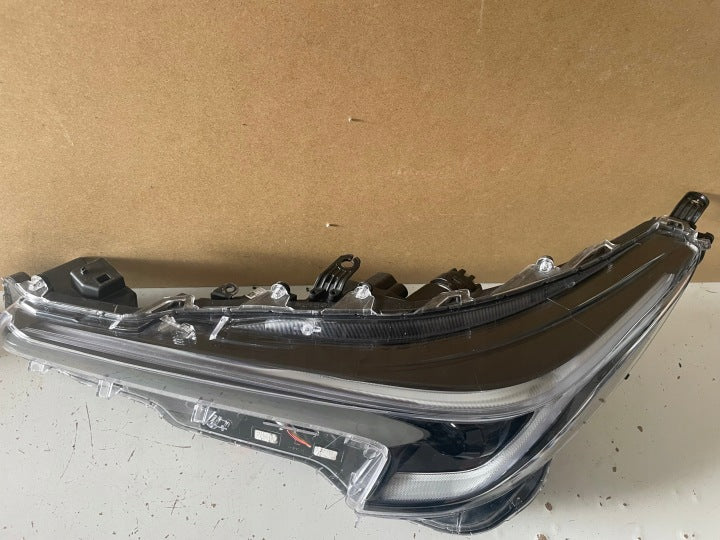 Frontscheinwerfer Toyota Corolla 81150-02X10 Links Scheinwerfer Headlight SCH2271794353db