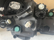 Laden Sie das Bild in den Galerie-Viewer, Frontscheinwerfer Toyota Corolla 81150-02X10 Links Scheinwerfer Headlight SCH2271794353db