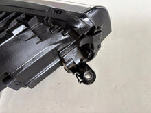 Laden Sie das Bild in den Galerie-Viewer, Frontscheinwerfer VW T-Cross 2GM941035B LED Links Scheinwerfer Headlight SCH2275781776jc