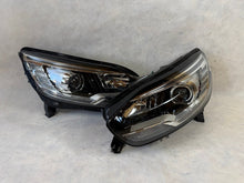 Laden Sie das Bild in den Galerie-Viewer, Frontscheinwerfer Renault Scenic 260100943R 260607230R LED Ein Satz Headlight SCH2277532258av