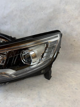Laden Sie das Bild in den Galerie-Viewer, Frontscheinwerfer Renault Scenic 260100943R 260607230R LED Ein Satz Headlight SCH2277532258av