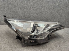 Laden Sie das Bild in den Galerie-Viewer, Frontscheinwerfer Toyota Avensis 0536SCZ Rechts Scheinwerfer Headlight SCH2277810077qz