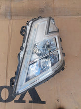 Load image into Gallery viewer, Frontscheinwerfer Volvo 23752799 Links Scheinwerfer Headlight SCH2289901153dg