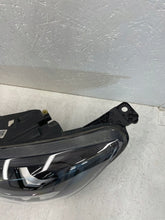 Laden Sie das Bild in den Galerie-Viewer, Frontscheinwerfer Ford Focus JX7B-13E015-CE Links Scheinwerfer Headlight SCH2290220566gb