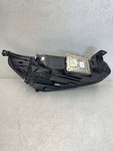Laden Sie das Bild in den Galerie-Viewer, Frontscheinwerfer Ford Focus JX7B-13E015-CE Links Scheinwerfer Headlight SCH2290220566gb