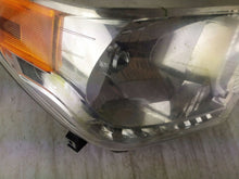 Laden Sie das Bild in den Galerie-Viewer, Frontscheinwerfer Toyota Tundra 811100C130 Rechts Scheinwerfer Headlight SCH2293340613vg