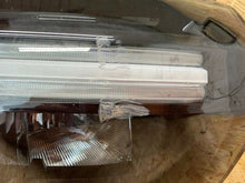 Laden Sie das Bild in den Galerie-Viewer, Frontscheinwerfer Dacia Duster 260107725RD Rechts Scheinwerfer Headlight SCH2295569431sq