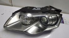 Laden Sie das Bild in den Galerie-Viewer, Frontscheinwerfer VW Passat 3C0941751 Ein Stück (Rechts oder Links) Headlight SCH2307028074fz
