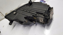 Laden Sie das Bild in den Galerie-Viewer, Frontscheinwerfer VW Passat 3C0941751 Ein Stück (Rechts oder Links) Headlight SCH2307028074fz