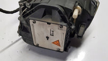 Laden Sie das Bild in den Galerie-Viewer, Frontscheinwerfer VW Passat 3C0941751 Ein Stück (Rechts oder Links) Headlight SCH2307028074fz