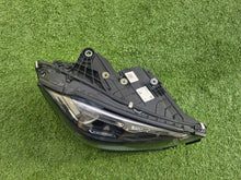 Laden Sie das Bild in den Galerie-Viewer, Frontscheinwerfer Mercedes-Benz W206 A2069068204 LED Rechts Headlight SCH2311664682xx