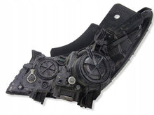 Laden Sie das Bild in den Galerie-Viewer, Frontscheinwerfer Kia Carnival I 92102A9060 Rechts Scheinwerfer Headlight SCH2315492117bz