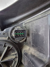 Laden Sie das Bild in den Galerie-Viewer, Frontscheinwerfer Kia Carnival I 92102A9060 Rechts Scheinwerfer Headlight SCH2315492117bz