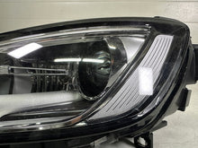 Laden Sie das Bild in den Galerie-Viewer, Frontscheinwerfer Audi A3 8V0941005E Links Scheinwerfer Headlight SCH2317767049oc