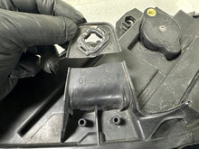 Laden Sie das Bild in den Galerie-Viewer, Frontscheinwerfer Audi A3 8V0941005E Links Scheinwerfer Headlight SCH2317767049oc