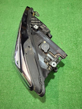 Laden Sie das Bild in den Galerie-Viewer, Frontscheinwerfer Seat Leon 5FB941007J Links Scheinwerfer Headlight SCH2328407843ma