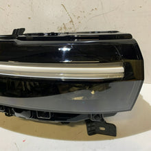 Laden Sie das Bild in den Galerie-Viewer, Frontscheinwerfer Dacia Duster 260107725R LED Rechts Scheinwerfer Headlight SCH2329666501sv
