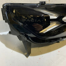 Laden Sie das Bild in den Galerie-Viewer, Frontscheinwerfer Dacia Duster 260107725R LED Rechts Scheinwerfer Headlight SCH2329666501sv