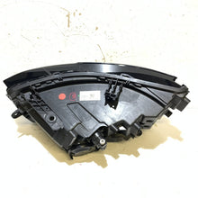 Laden Sie das Bild in den Galerie-Viewer, Frontscheinwerfer Dacia Duster 260107725R LED Rechts Scheinwerfer Headlight SCH2329666501sv