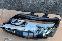 Laden Sie das Bild in den Galerie-Viewer, Frontscheinwerfer VW Multivan T7 7T1941035 LED Links Scheinwerfer Headlight SCH2334556546re