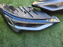 Load image into Gallery viewer, Frontscheinwerfer Audi E-Tron 4KE941040 4KE941039 LED Ein Satz Headlight SCH2334687440tl