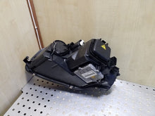 Laden Sie das Bild in den Galerie-Viewer, Frontscheinwerfer Audi A3 Sportback VAL10843 Rechts Scheinwerfer Headlight SCH2341707747tn