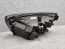 Laden Sie das Bild in den Galerie-Viewer, Frontscheinwerfer Dacia Duster 260107725R LED Rechts Scheinwerfer Headlight SCH2342240810sh