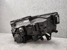 Laden Sie das Bild in den Galerie-Viewer, Frontscheinwerfer Dacia Duster 260107725R LED Rechts Scheinwerfer Headlight SCH2342240810sh