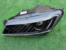 Laden Sie das Bild in den Galerie-Viewer, Frontscheinwerfer Skoda Superb III 3V1941015B Xenon Links Scheinwerfer Headlight SCH2347256271hp