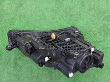 Laden Sie das Bild in den Galerie-Viewer, Frontscheinwerfer Skoda Superb III 3V1941015B Xenon Links Scheinwerfer Headlight SCH2347256271hp