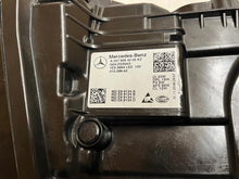 Laden Sie das Bild in den Galerie-Viewer, Frontscheinwerfer Mercedes-Benz Gla H247 A2479064205 Rechts Headlight SCH2351939057fm