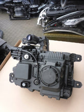 Laden Sie das Bild in den Galerie-Viewer, Frontscheinwerfer Hyundai Staria 92101CG100 Links Scheinwerfer Headlight SCH2387618713vh