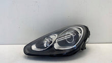 Laden Sie das Bild in den Galerie-Viewer, Frontscheinwerfer Porsche Cayenne 7P5941751F Xenon Links Scheinwerfer Headlight SCH2387977218ap