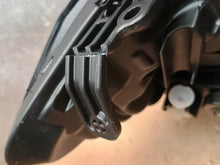 Laden Sie das Bild in den Galerie-Viewer, Frontscheinwerfer Opel Mokka 42516765 Xenon Links Scheinwerfer Headlight SCH2393214043ov